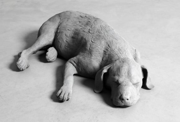 Dog, Sculpture, 2019 © Hans Op de Beeck