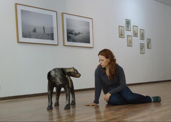 Ausstellungsansicht mit Tanja Fender, 2013, Foto: Natalie Grenzhäuser