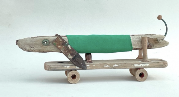 Hund auf Skateboard © Kirsty Elson