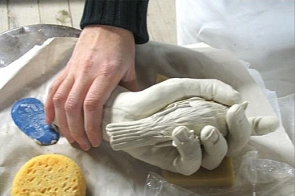 In the hand © Kate MacDowell, 2007