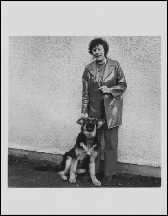 Keith Arnatt, Walking the Dog  1976-79, 1© The estate of Keith Arnatt