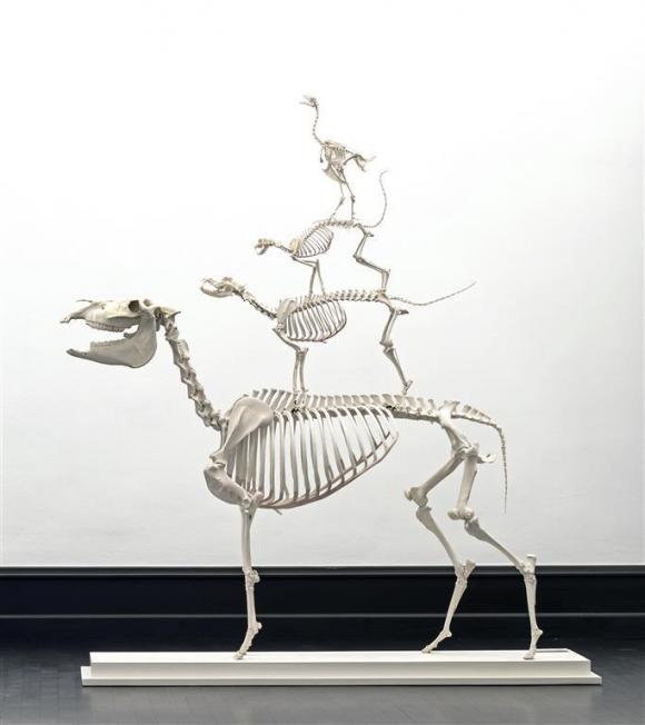 Love Lasts Forever, 1997 © Maurizio Cattelan, Foto Kunsthalle Bremen