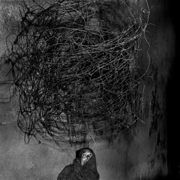 Twirling wires, 2001 © Roger Ballen