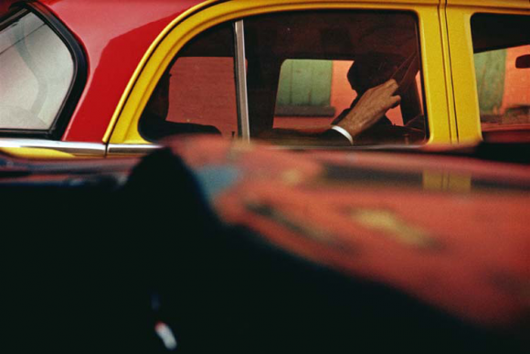 Taxi, 1957 © Saul Leiter