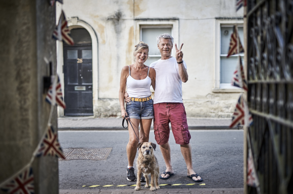 Social Distance (Sue and Bill with Bueno), 2020 © George Brooks