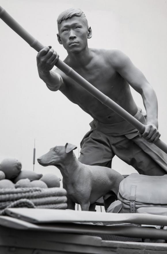 The Boatman, Sculpture, 2020 © Hans Op de Beeck